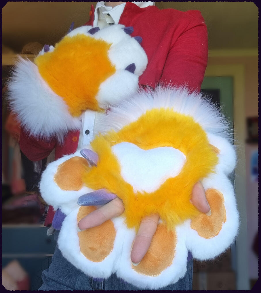 LolBit's hand paws 2