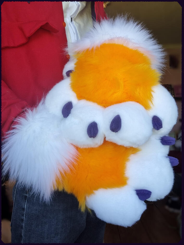 LolBit's hand paws 1